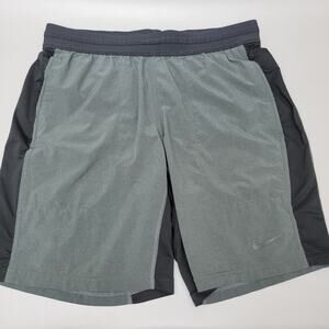 Nike Yoga Training Shorts Men Medium Gray Dri Fit Flex Stretch Pockets